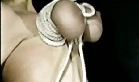 Valeria w czerwony pasek na dildo deepthroats i mamuski sex filmiki dostaje cum w jej usta