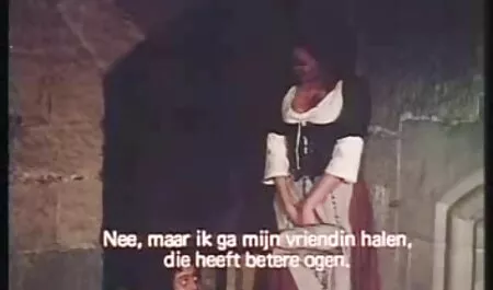 Zaspokojenie pożądania seksualnego po burzy mamuski darmowe filmy erotyczne w stylu vintage na stole