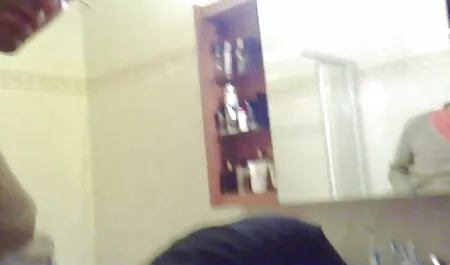 Mając miód z młodą dziewczyną w swoim pokoju, gdy darmowe pornusy mamuski rodziców nie ma w domu
