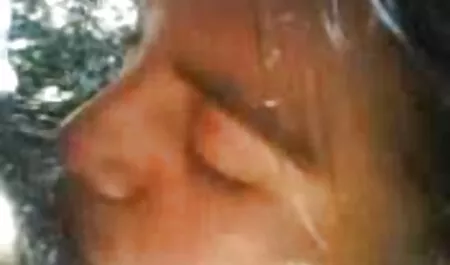 Podczas gdy ta dziewczyna była prowadzona przez mamuski sex darmo jednego mężczyznę, inny brutalnie ją zgwałcił