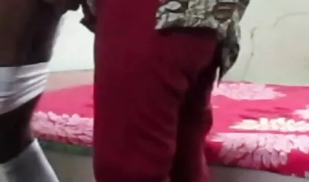 Blondynka dziewczyna mamuski sex filmiki pieprzy cipki ręką