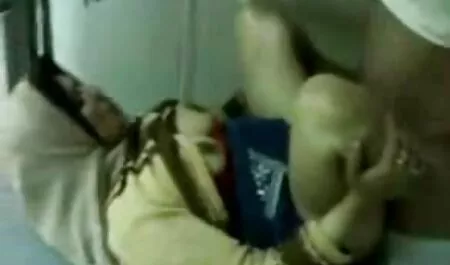 Dostał analny filmy erotyczne z mamuskami za darmo z a miejscowy mężczyzna