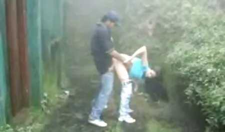 Przyjaciel zabija czyjąś mamuskiisex żonę w usta