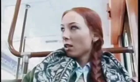 Młody para mający darmowe filmy erotyczne polskie mamuśki zabawa w dom