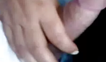 Aby oczyścić dziurę, podlewasz zatłoczonego kurczaka Martini filmy erotyczne za darmo mamuśki