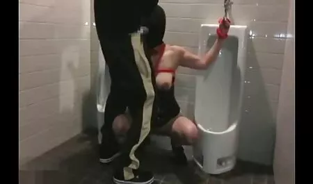 Brunetka Vera mamuski za darmo Jolly je i liże każdą spermę