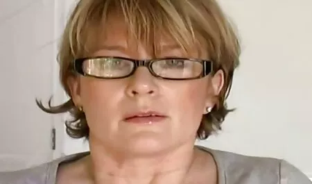 Połącz ręce sex za darmo z mamuskami z kutasem w dupie