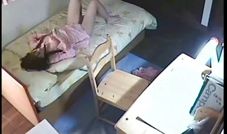 Dwie gałęzie lizać jej darmowe filmiki porno z mamuśkami przyjaciółki na ławce w parku