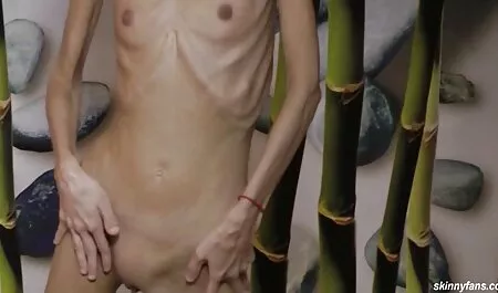 Ukrył się za kolumną w mamuski darmowe filmy erotyczne ogrodzie, aby oczyścić
