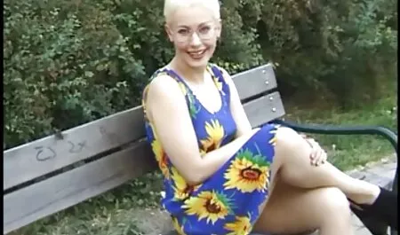 Blondynka przeszkolona dla darmowe sex filmiki z mamuskami dojrzałych lesbijek