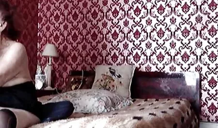 Ranna Lesbijka w filmiki porno z mamuśkami czarnej sukience sprawia, że jej przyjaciel